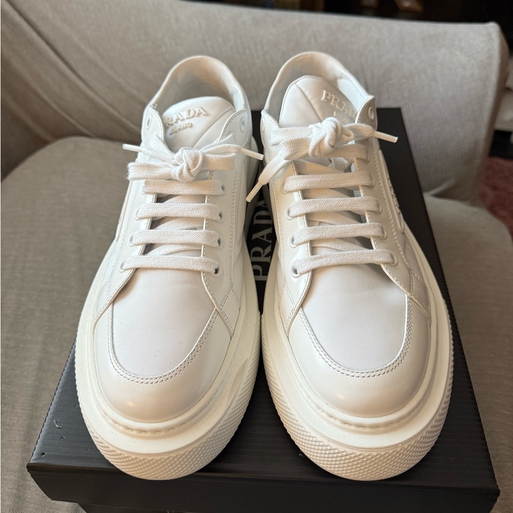 Calzature Donna Prada shoes for women size 40.5 condition still good